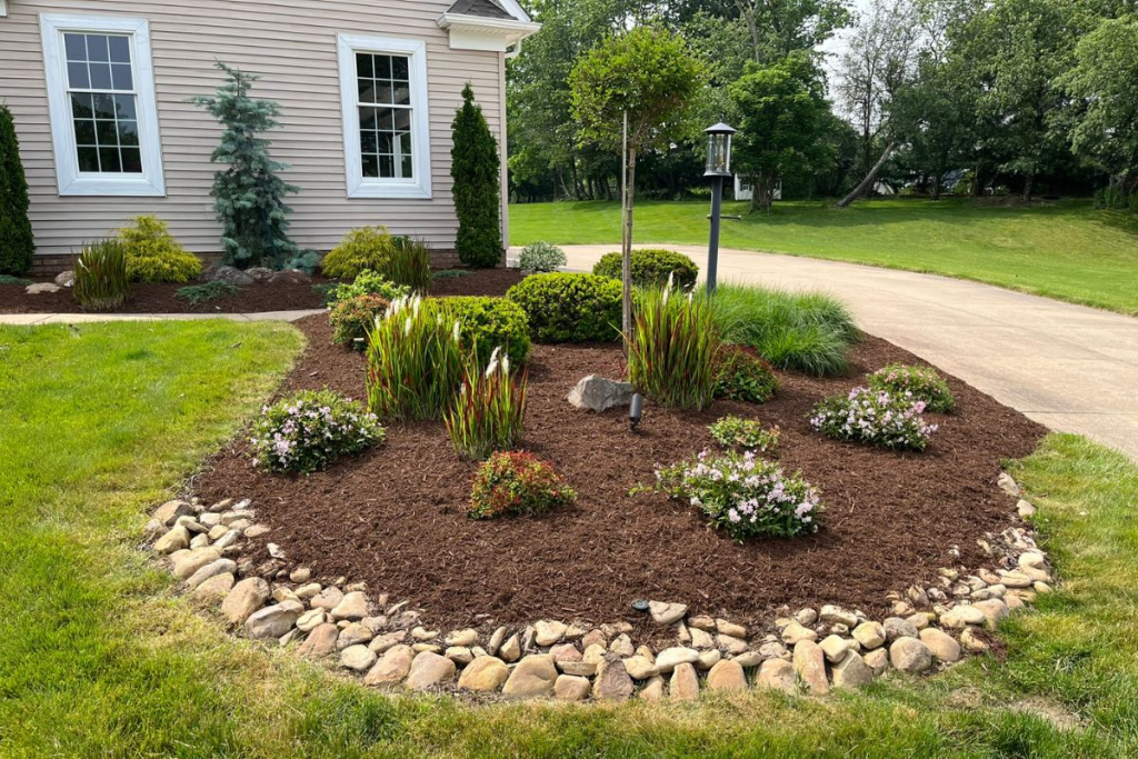 mulch installation in medina ohio by ezgreen lawn care