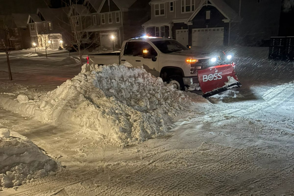 Commercial snow and ice management in medina ohio by ezgreen lawn care