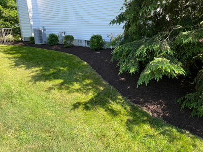 mulch installation in medina ohio by ezgreen lawn care