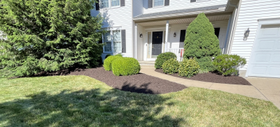 mulch installation in medina ohio by ezgreen lawn care