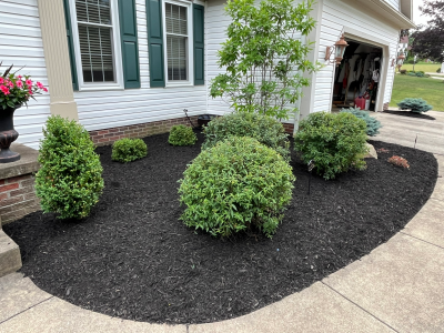 mulch installation in medina ohio by ezgreen lawn care