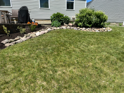 mulch installation in medina ohio by ezgreen lawn care